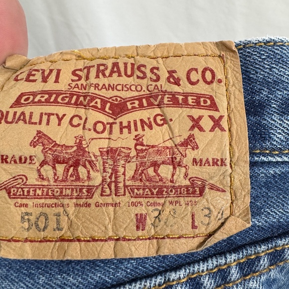 Levi's Jeams Mens Size 38 L34 501 Red Tab Button Fly 5 Pocket Straight Leg - Picture 2 of 10